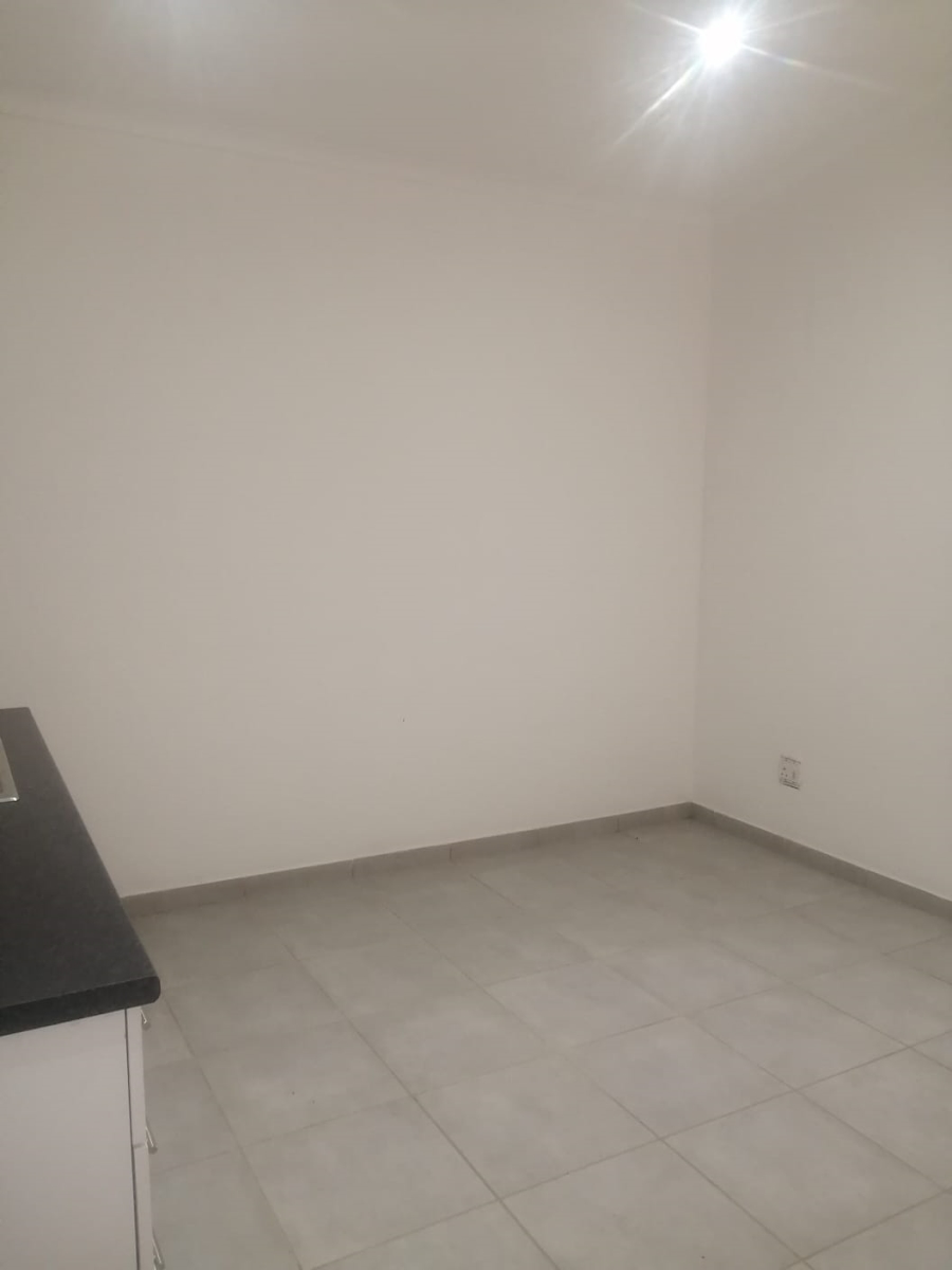 To Let 1 Bedroom Property for Rent in Humansdorp Eastern Cape